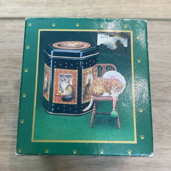Vintage Enesco Ivory Cats Christmas Ornament and Decorative Tin - Picture 1 of 7